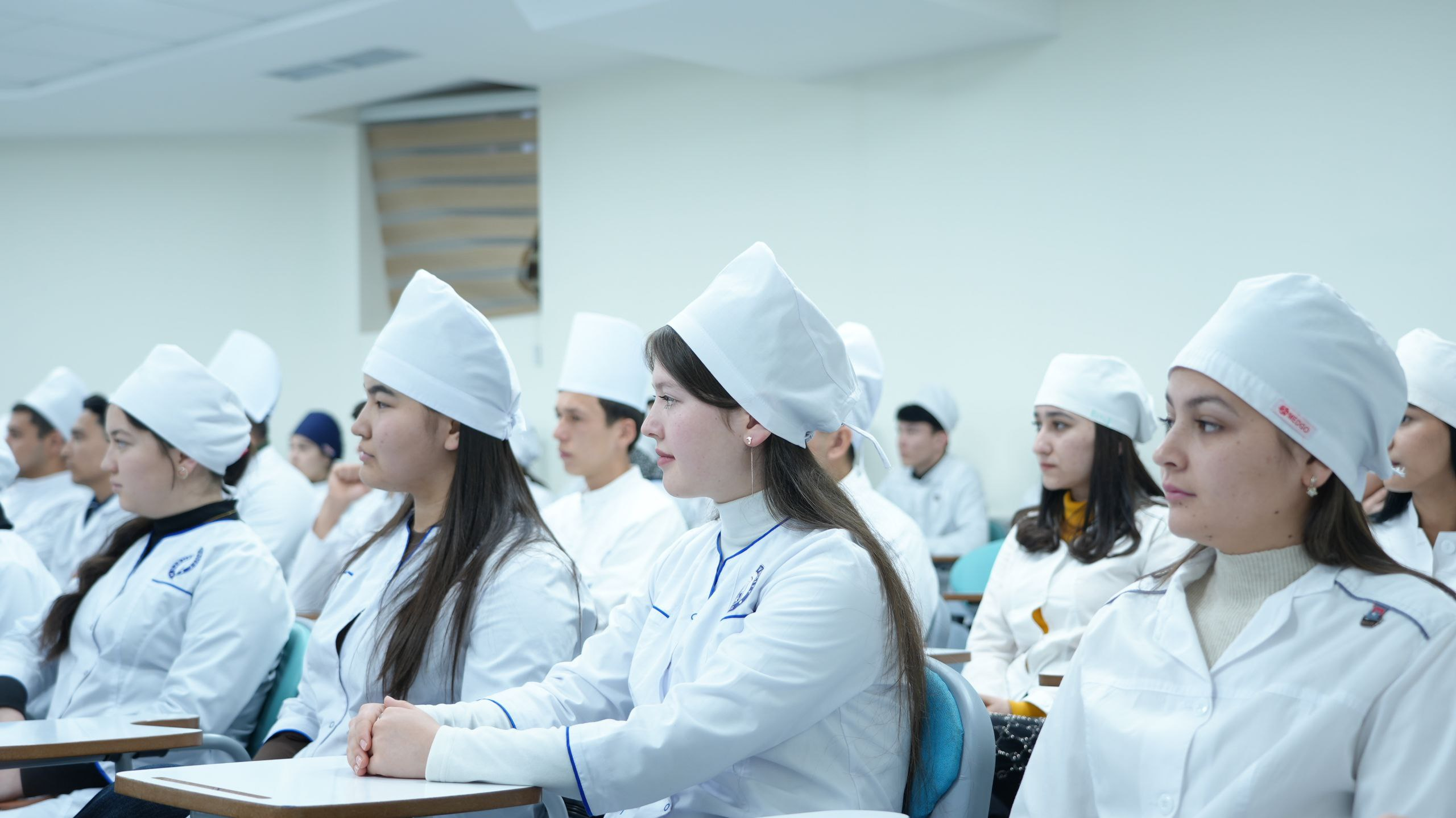 A Meeting Between a Deputy and Students Was Held at ZARMED University - photo 2
